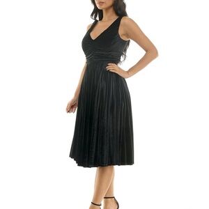 Maison Tara Women Size 8 Sleeveless Formal Lux Velvet V-Neck Pleated Midi Dress